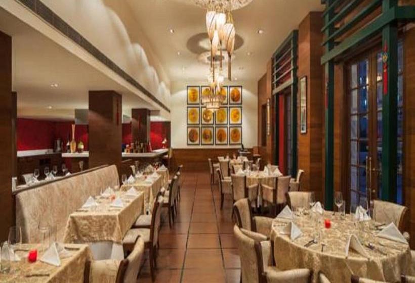 אתר נופש Dlf City Club 5