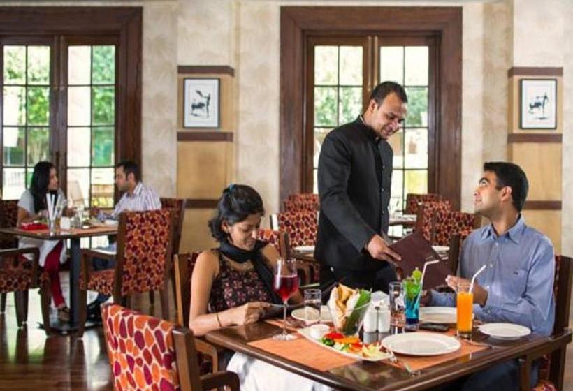 אתר נופש Dlf City Club 5