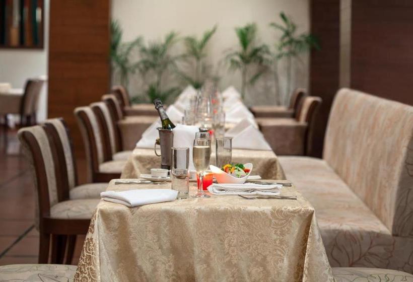 אתר נופש Dlf City Club 5