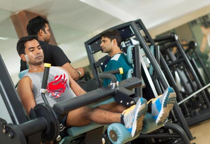 אתר נופש Dlf City Club 5