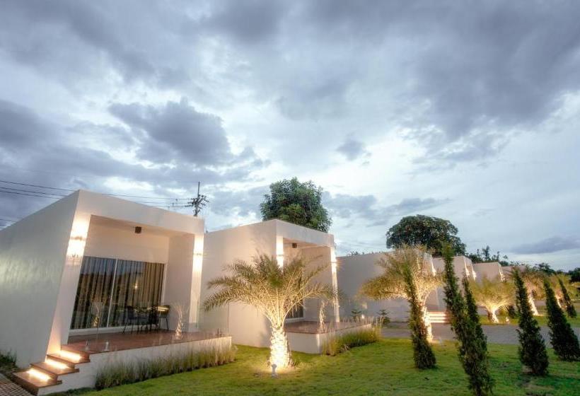 استراحتگاه West View Villa