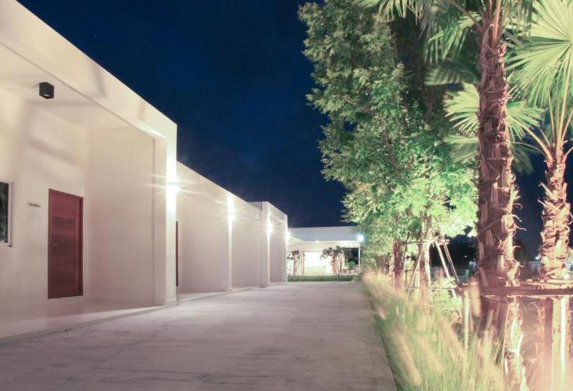 استراحتگاه West View Villa