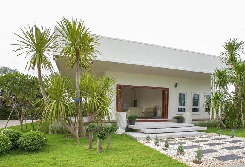 استراحتگاه West View Villa