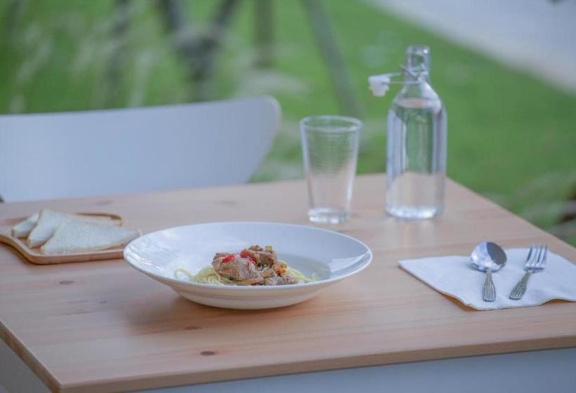 استراحتگاه West View Villa