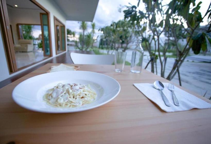 استراحتگاه West View Villa