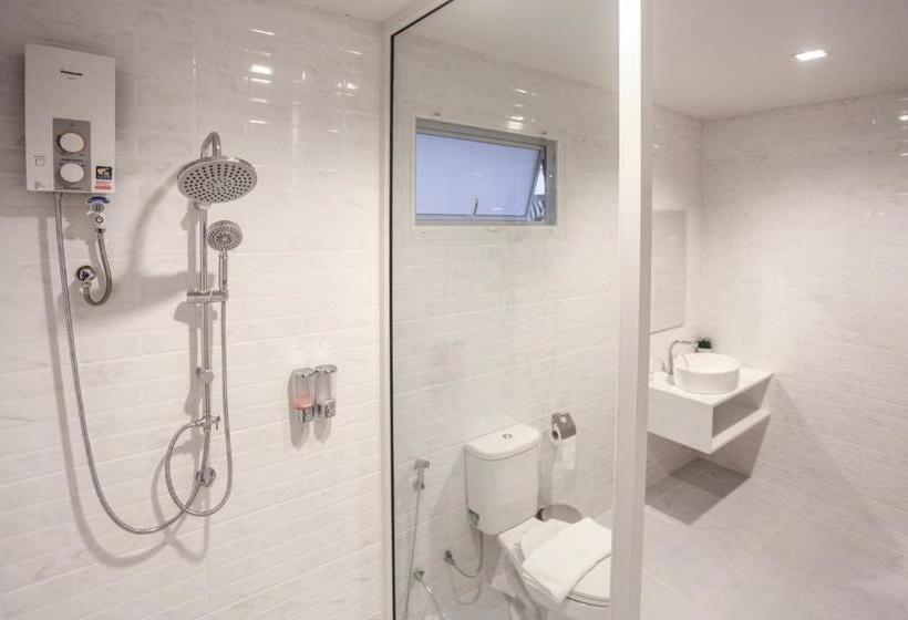 استراحتگاه West View Villa