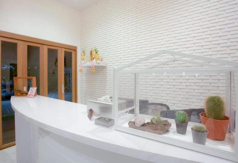 استراحتگاه West View Villa