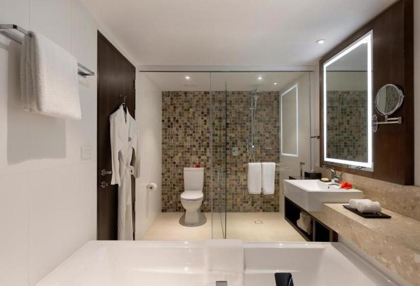 Hotel Nadi Bay Resort And Spa Fiji