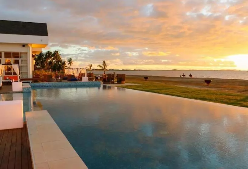 Hotelli Nadi Bay Resort And Spa Fiji