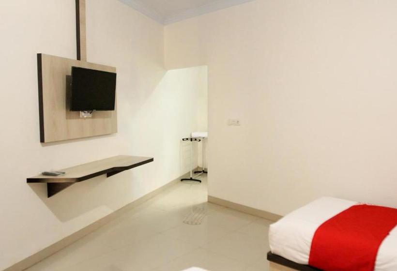 Hotel Oyo 174 Desilva Bandara