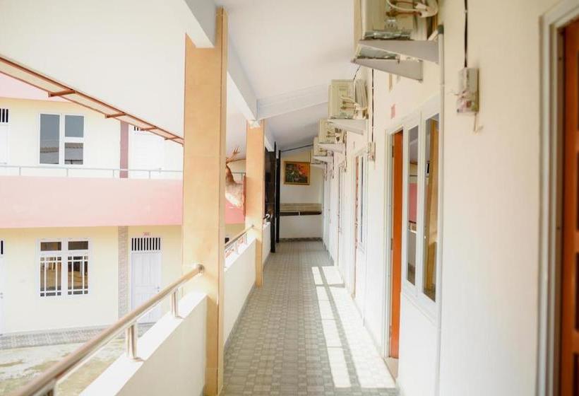 Hotel Oyo 174 Desilva Bandara