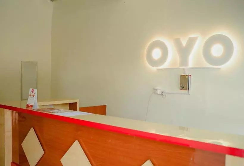 ホテル Oyo 174 Desilva Bandara