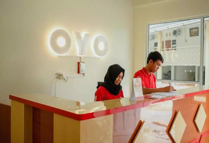 ホテル Oyo 174 Desilva Bandara