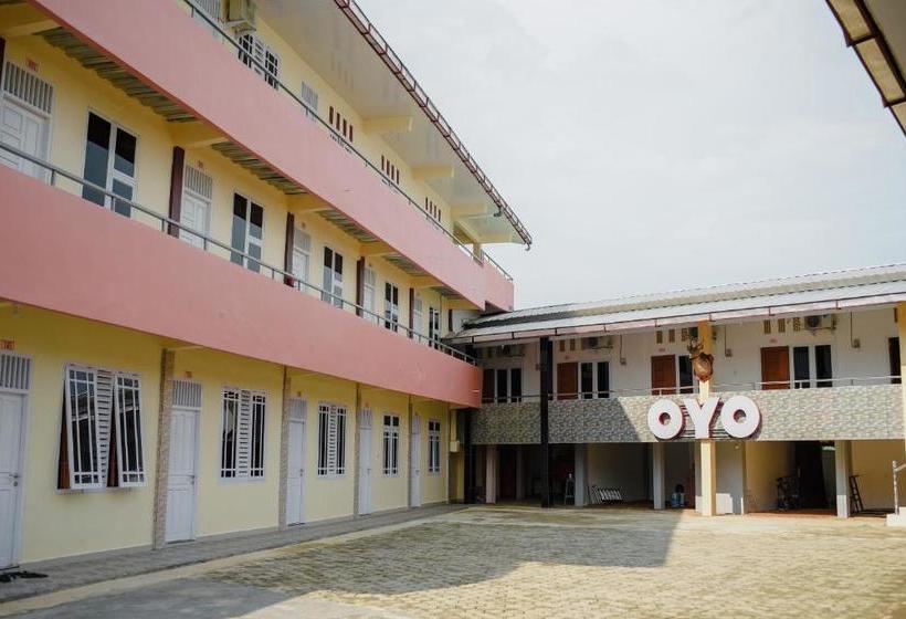 Hotel Oyo 174 Desilva Bandara