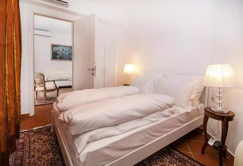 Danezis City Stars Boutique Apart