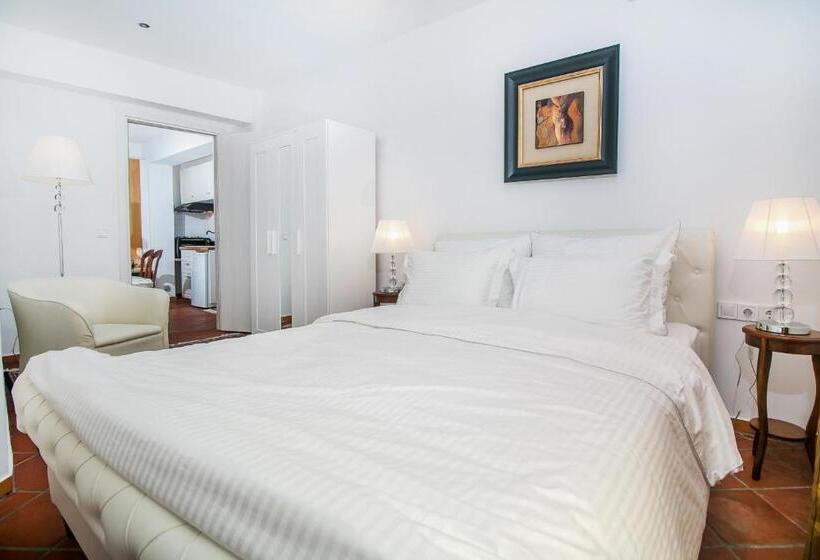 Danezis City Stars Boutique Apart