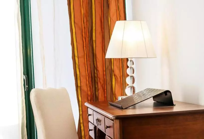 Danezis City Stars Boutique Apart