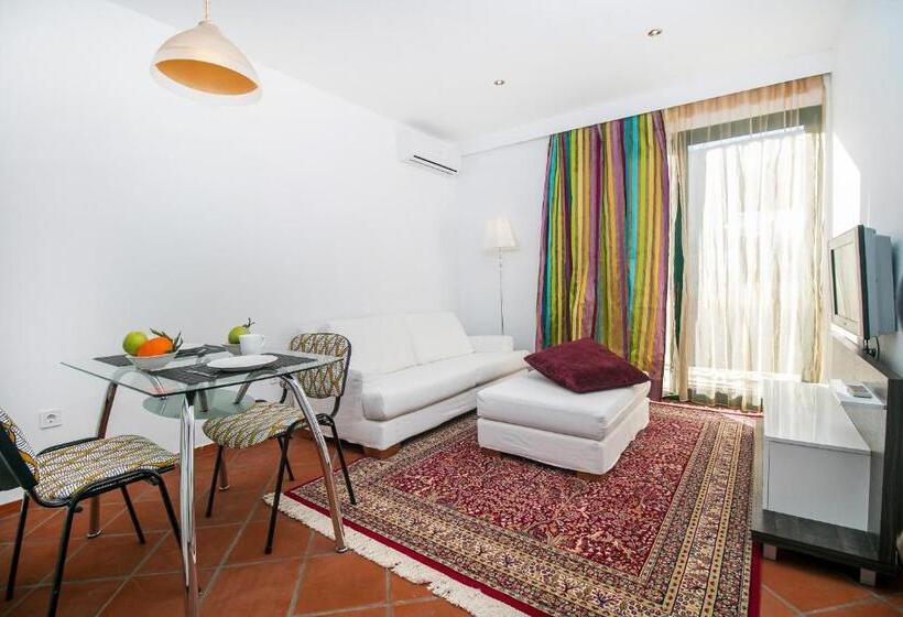 Danezis City Stars Boutique Apart