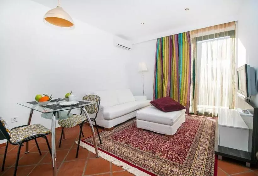 Danezis City Stars Boutique Apart