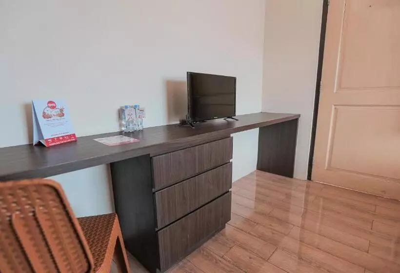 ホテル Capital O 141 Fatmawati Cozy Residence