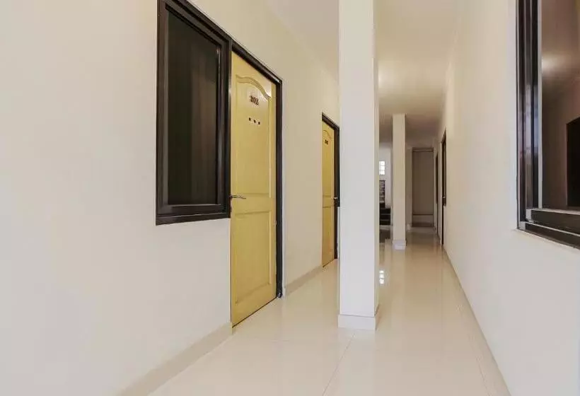 ホテル Capital O 141 Fatmawati Cozy Residence