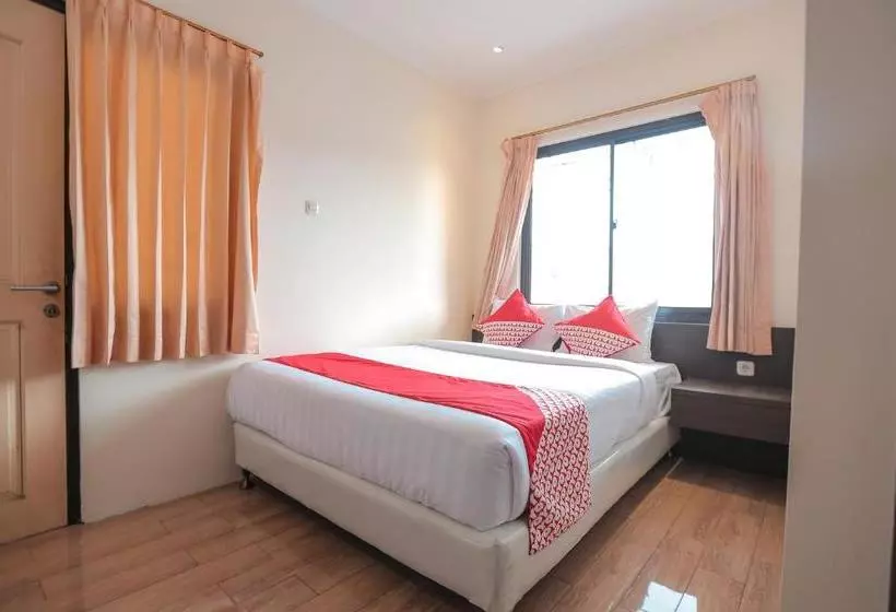 ホテル Capital O 141 Fatmawati Cozy Residence