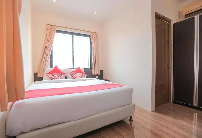 ホテル Capital O 141 Fatmawati Cozy Residence