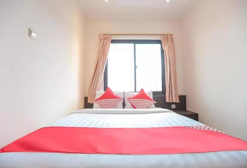 ホテル Capital O 141 Fatmawati Cozy Residence