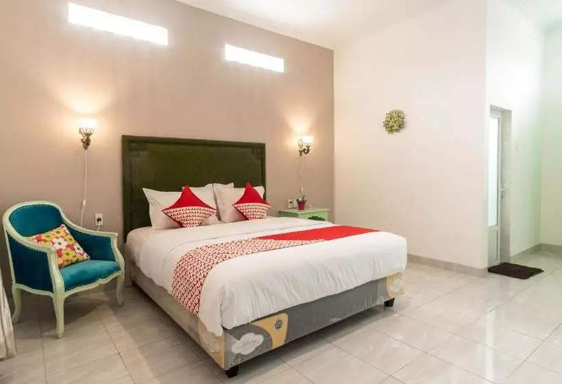 Hotelli Oyo 269 Grand Shaqilla Syariah