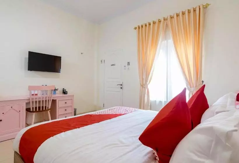 Hotelli Oyo 269 Grand Shaqilla Syariah