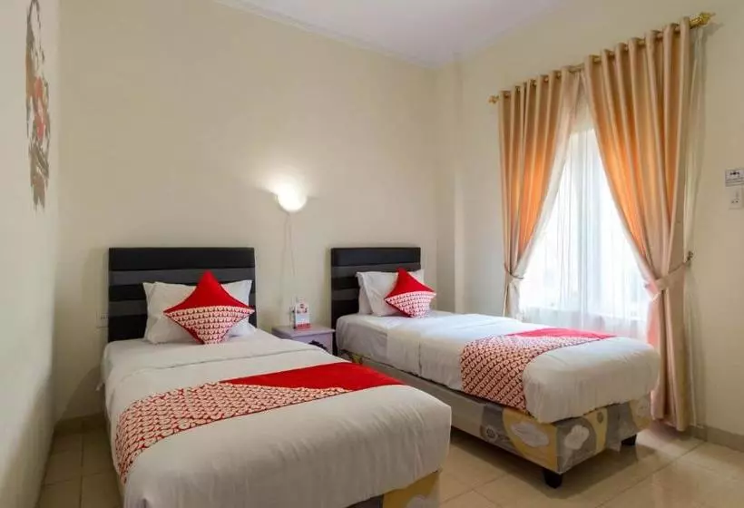 Hotelli Oyo 269 Grand Shaqilla Syariah