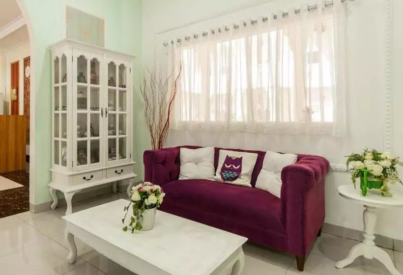 Hotelli Oyo 269 Grand Shaqilla Syariah