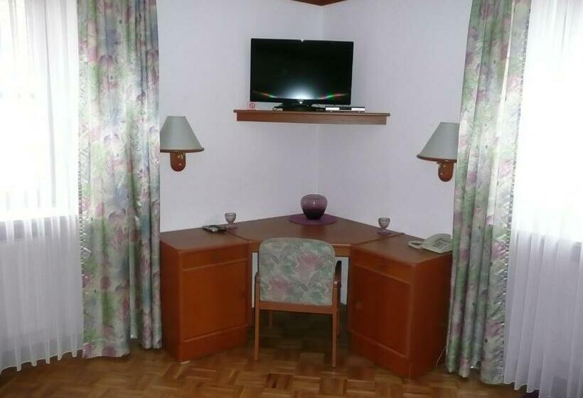 ホテル Zum Weißen Rössl