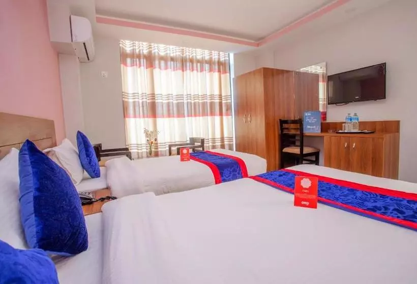 Oyo 136 Hotel Om Plaza