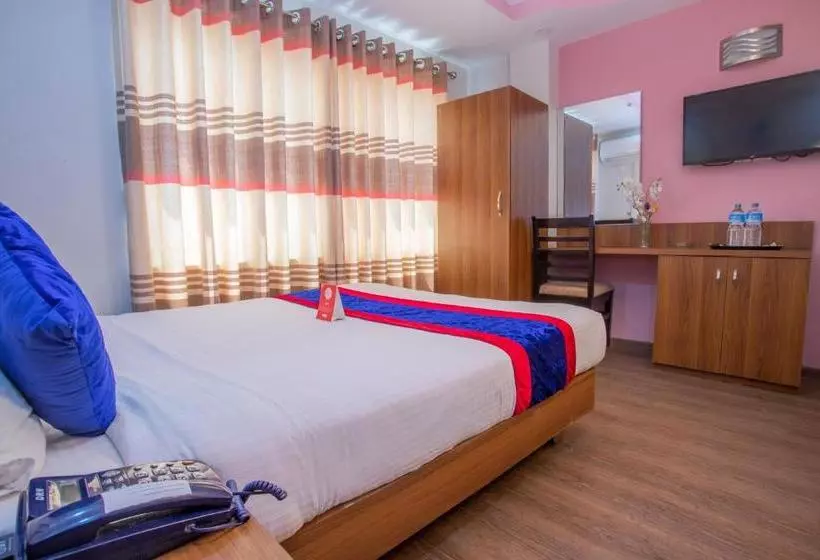 Oyo 136 Hotel Om Plaza