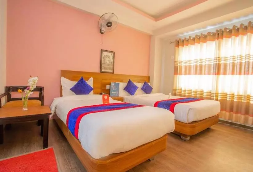 Oyo 136 Hotel Om Plaza