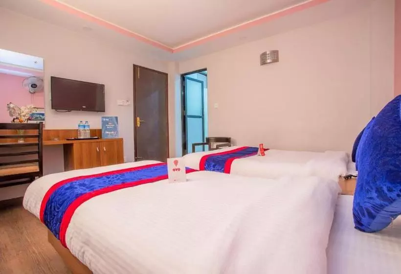 Oyo 136 Hotel Om Plaza