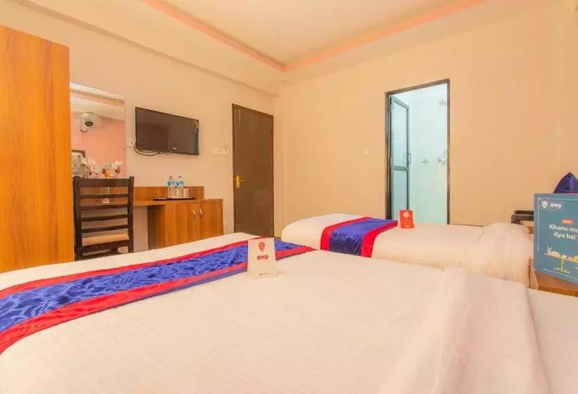 Oyo 136 Hotel Om Plaza