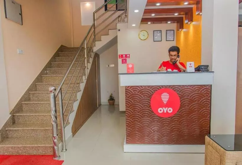 Oyo 136 Hotel Om Plaza
