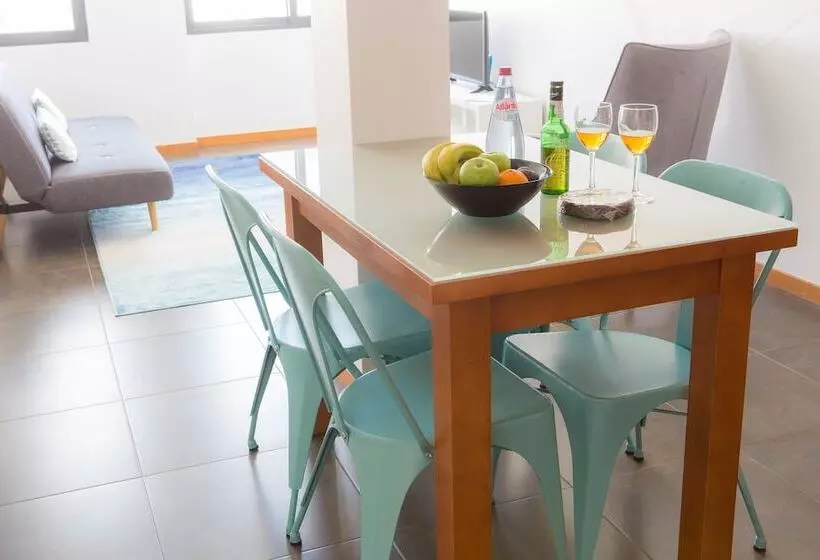 Five Design Rooftop By Storytellers