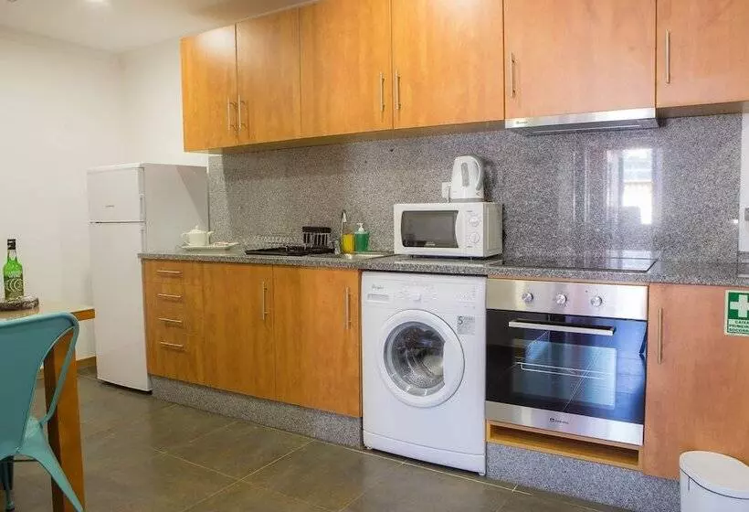 Five Design Rooftop By Storytellers