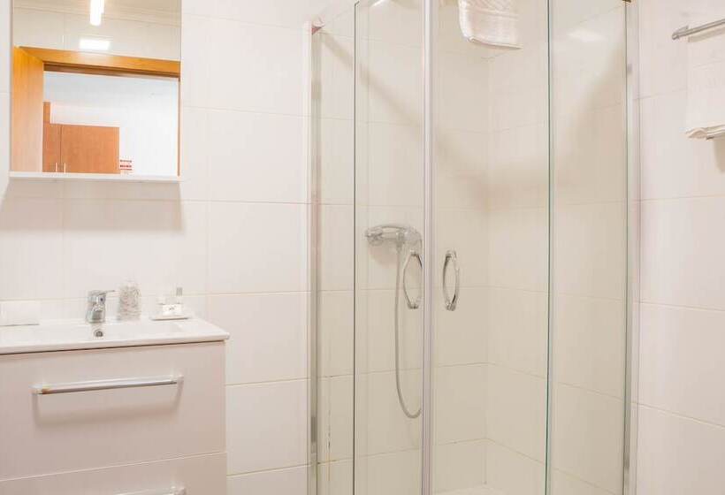 Five Design Rooftop By Storytellers