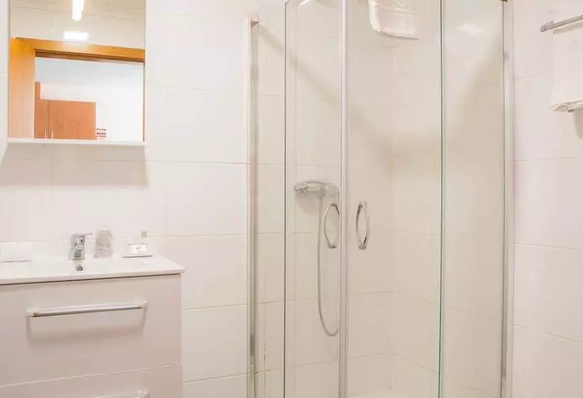 Five Design Rooftop By Storytellers