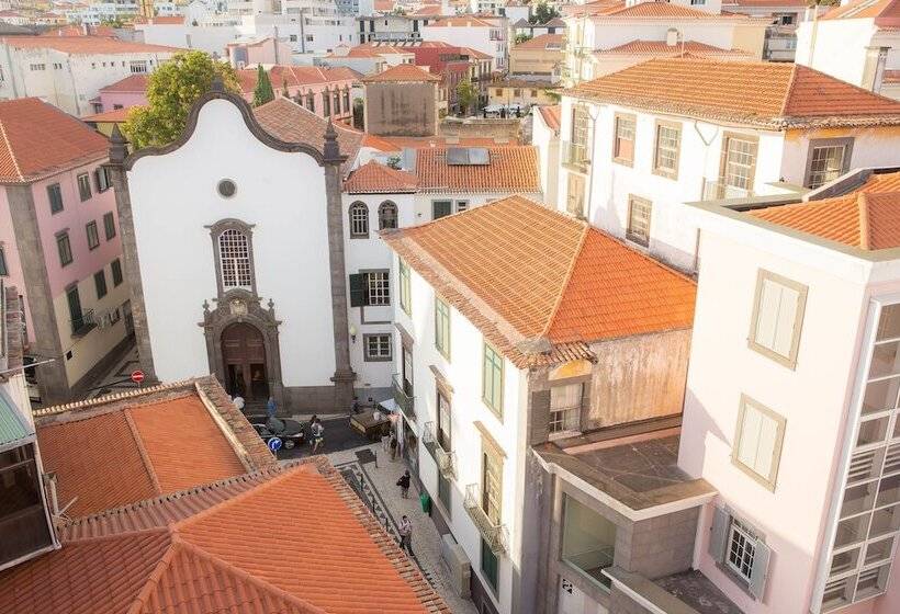 Five Design Rooftop By Storytellers