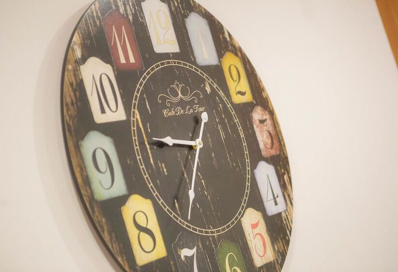 Five Design Rooftop By Storytellers