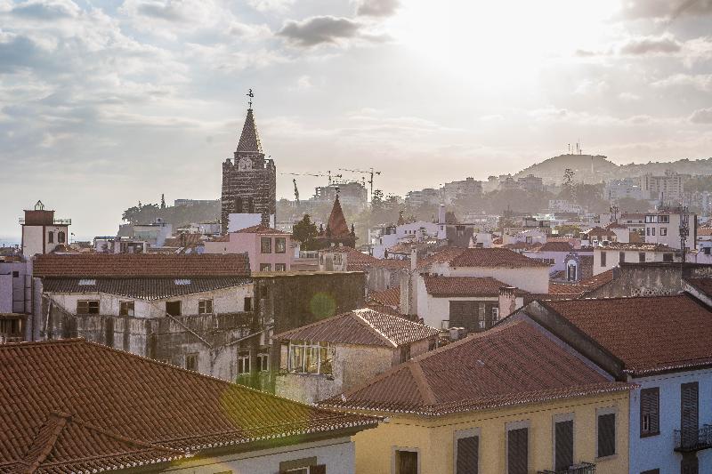 Five Design Rooftop By Storytellers