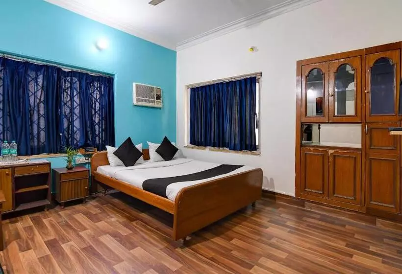 هتل Brill Rooms Near City Centre Metro Station