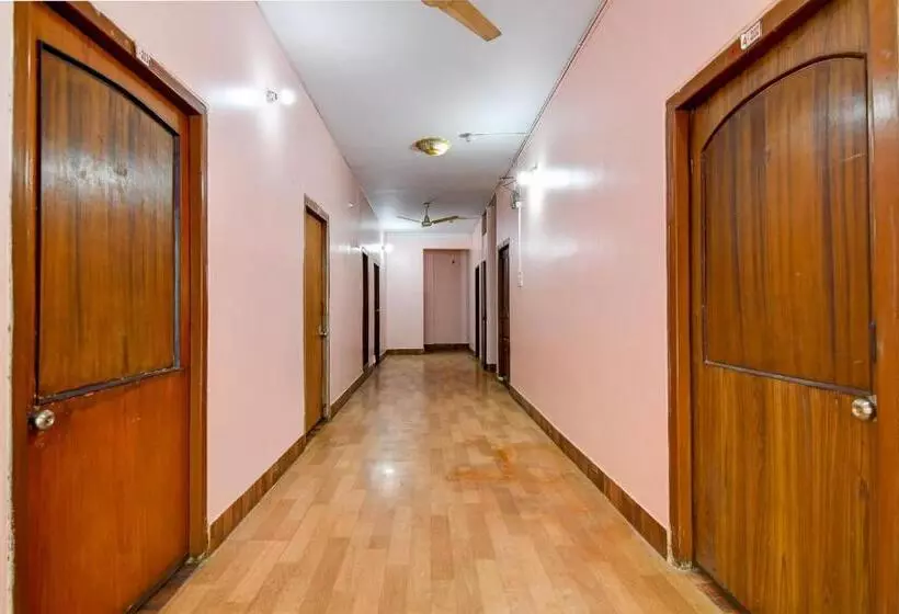 هتل Brill Rooms Near City Centre Metro Station