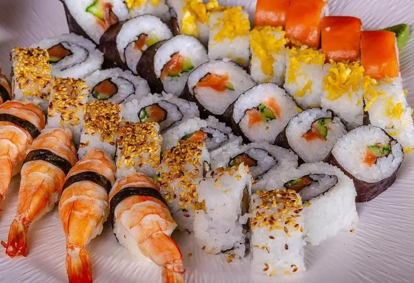 هتل Titanic Royal Families And Couples Only