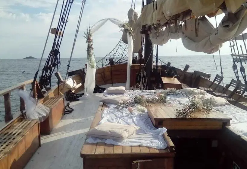 Drymades Bungalows Adults Only